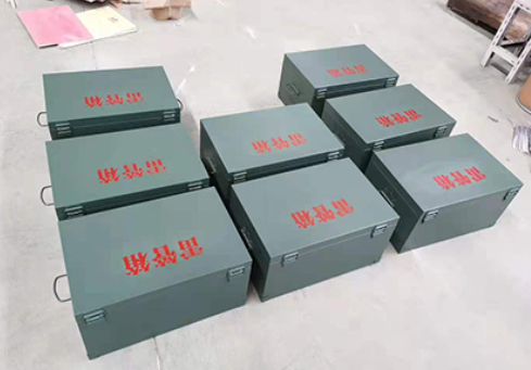 番阳镇炸药箱和雷管箱一般是怎么存放的？