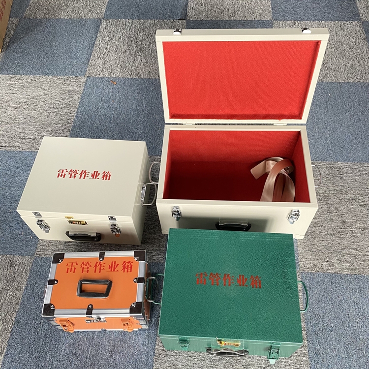 番阳镇爆破工程作业箱如何选择？玻璃钢与传统材质的全面对比